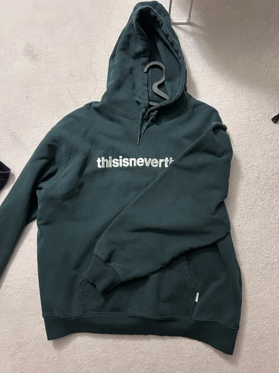 디스이즈네버댓 T-Logo Hoodie Forest